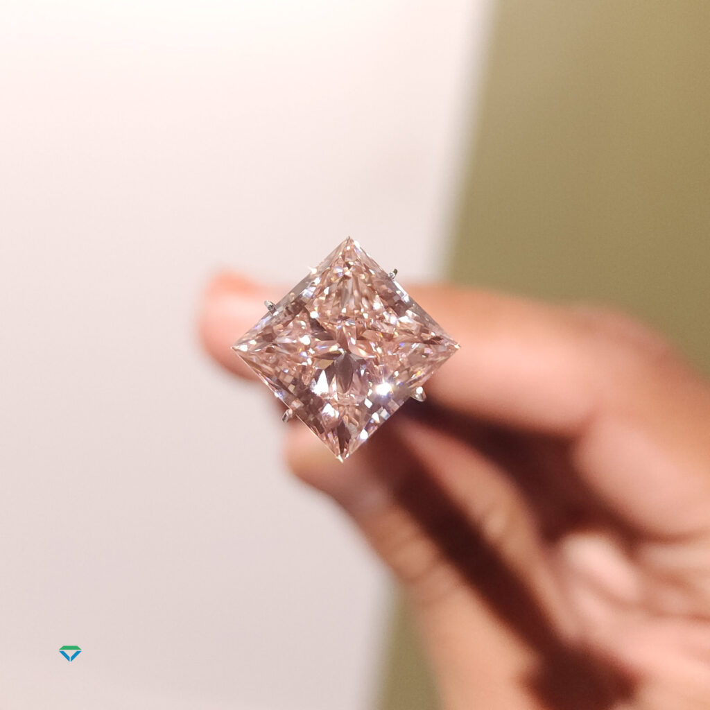 7Cs of Diamond to Consider for a Unique Engagement Ring