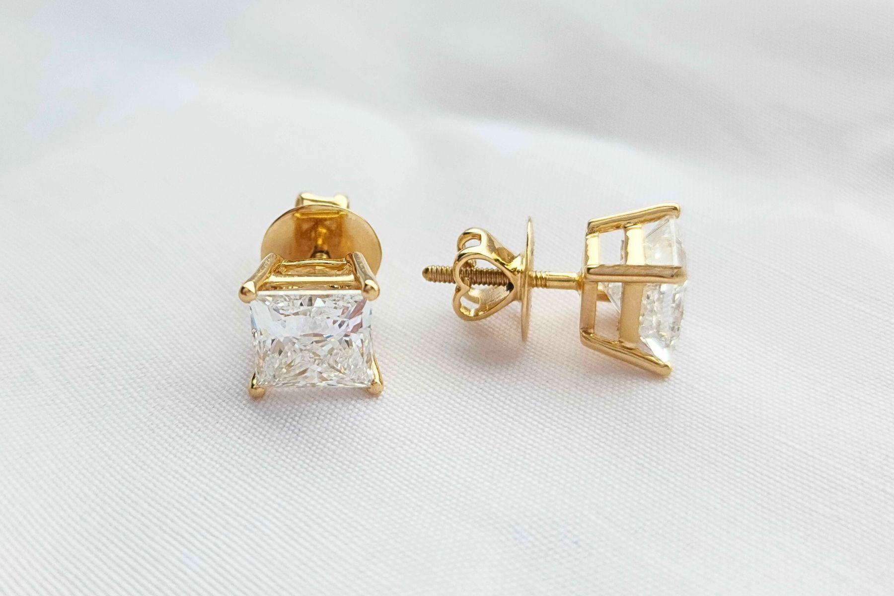 How to Buy the Perfect Lab Grown Diamond Stud Earrings
